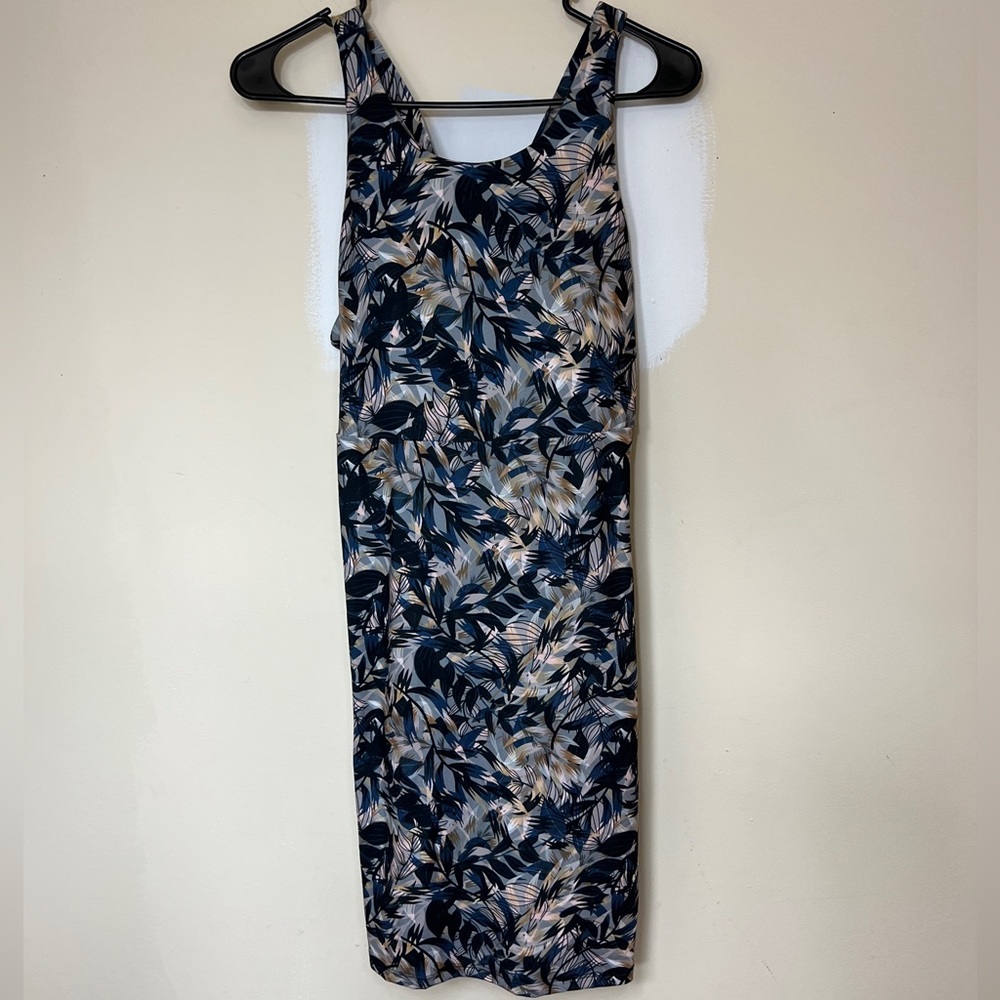 Kyodan Outdoor Sleveless Dress Tropical Print Built In Bra NWOT Women’s Medium